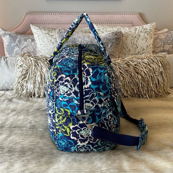 VERA BRADLEY Katalina Blue 2015 Grand Traveler Bag Duffle Green White Floral - Picture 10 of 15
